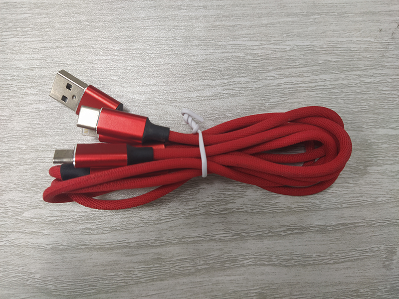 高光布藝編織一拖三數(shù)據(jù)線，深圳數(shù)據(jù)線定制生產(chǎn)廠家