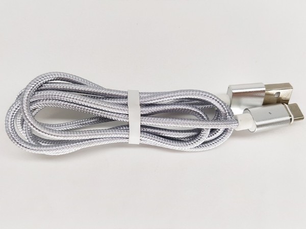 尼龍編織手機(jī)磁吸數(shù)據(jù)線，配備Micro/Type-C/Lightning三種磁吸頭